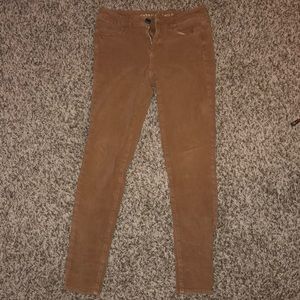 American Eagle Mustard Jeans. Regular length